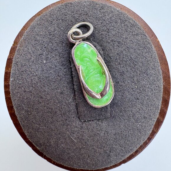 VTG Sterling Silver 925 Green Enamel Flip Flop Sandal Charm Size 0.75" Length - Picture 1 of 9